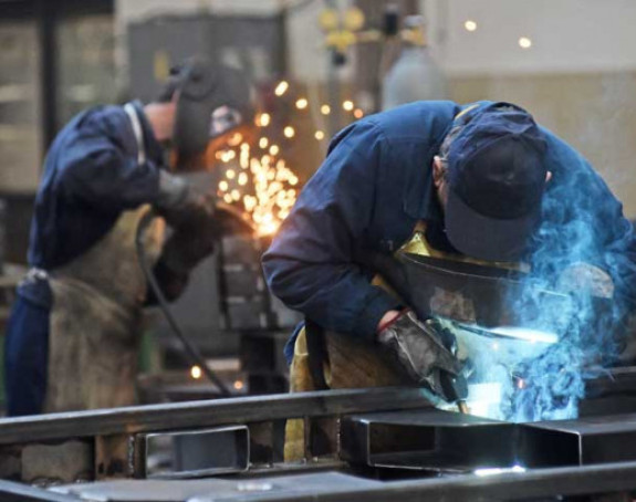 Zakon o radu RS umanjio plate 