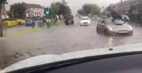 Екстремне кише у Великој Британији