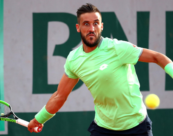 Izbacio Gulbisa, preko Džumhura nije mogao!