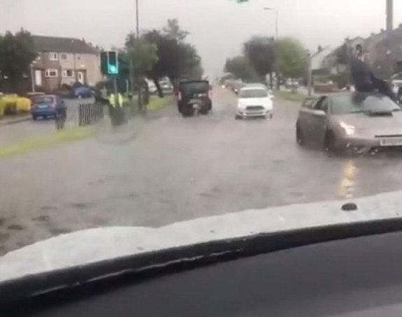 Екстремне кише у Великој Британији