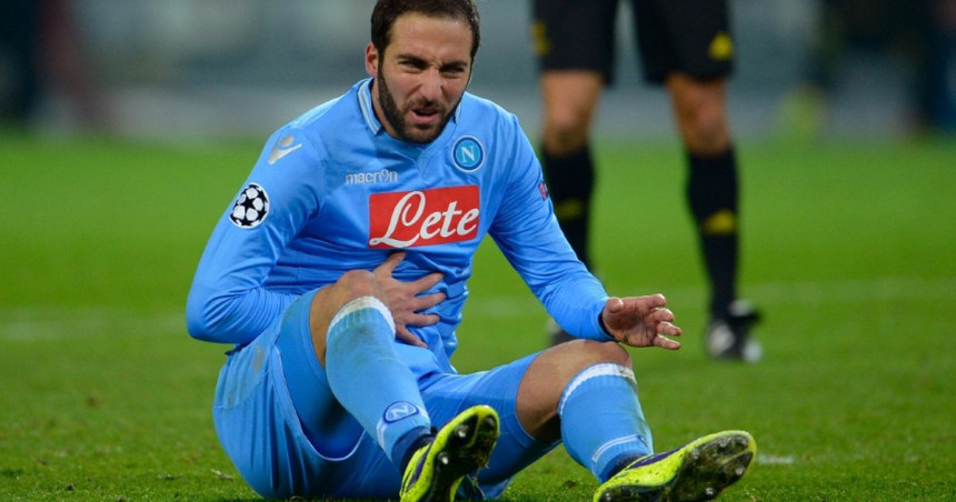 Iguain "zapušio" WC šolje u Napulju!