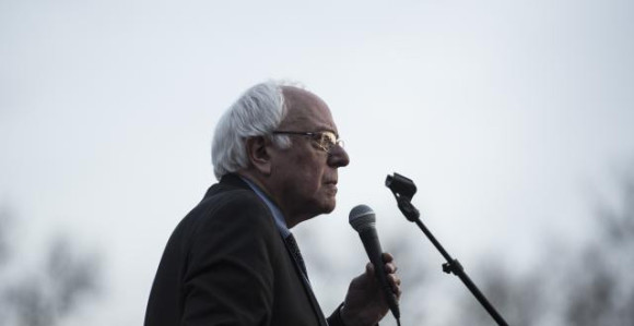 Skandal u Americi, diskreditovan Sanders