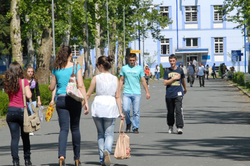 Diplomu ima 8 odsto građana