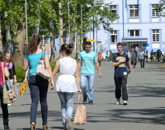 Diplomu ima 8 odsto građana