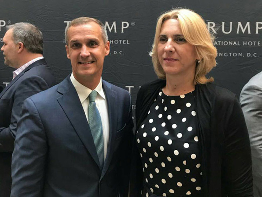 Željka u društvu saradnika Trampa