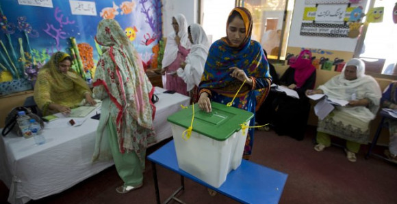 Pakistan: Počeli izbori, a i napadi