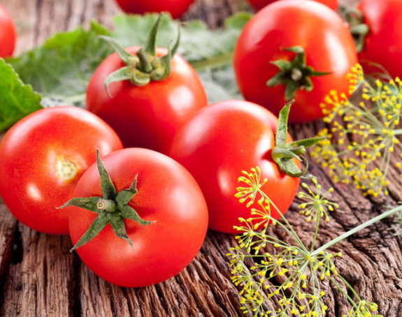 Paradajz skida kilograme i podmlađuje
