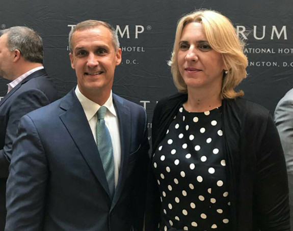 Željka u društvu saradnika Trampa
