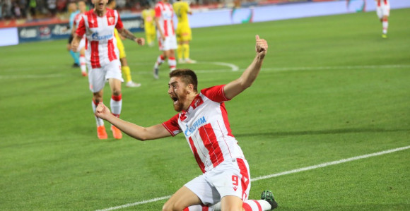 "Heeeej Pavkov, ostani još malo!"