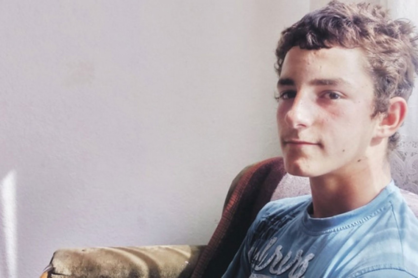 Dječak od 12. godine nadniči za porodicu