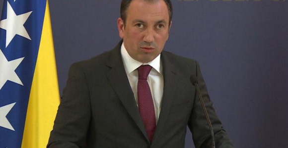 Primitivan: Milanović podsjeća na Dodika