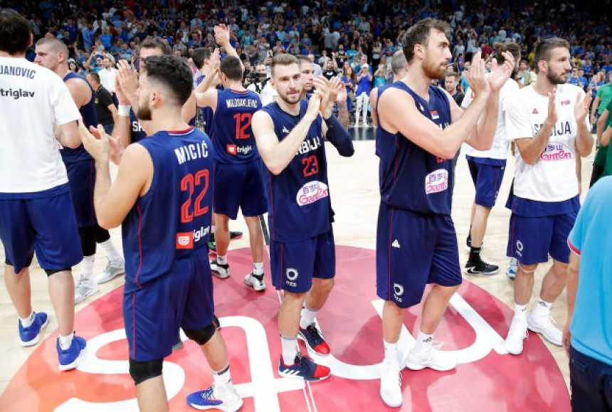 Srbija rutinski do 8/8 bez Bogdana i Bjelice!