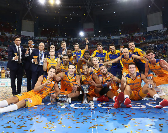 Superkup: Mekejleb srušio Barselonu za trofej Gran Kanarije!