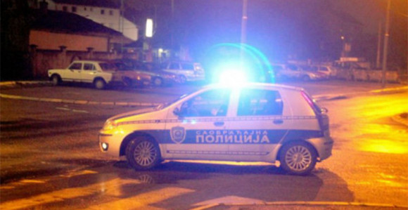 Udario u stub, pa napao policajca!