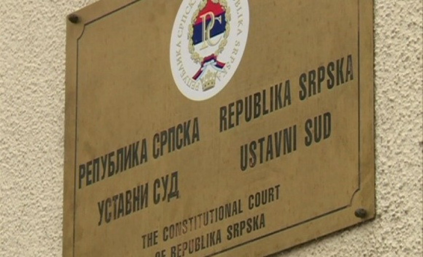 Pravo ipak jače od politike