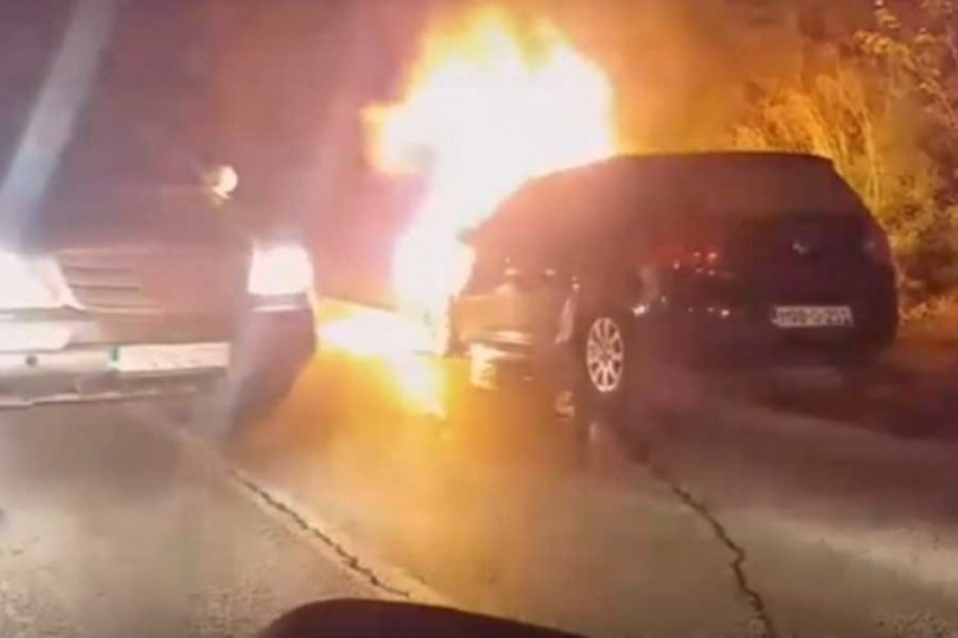 Automobil se zapalio na putu Sarajevo-Sokolac