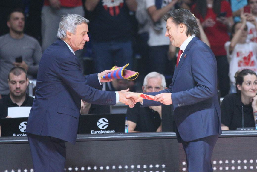 Pešić u svom stilu: Vučić pomaže kao niko, Nahbar je nenormalan!