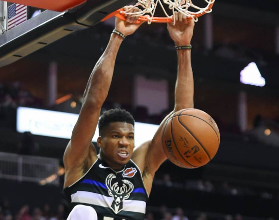 NBA: Tripl-dabl Janisa, Klipersi održali čas Voriorsima!