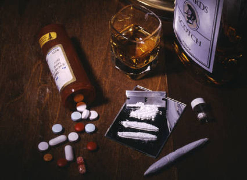 Алкохол опаснији од хероина и кокаина