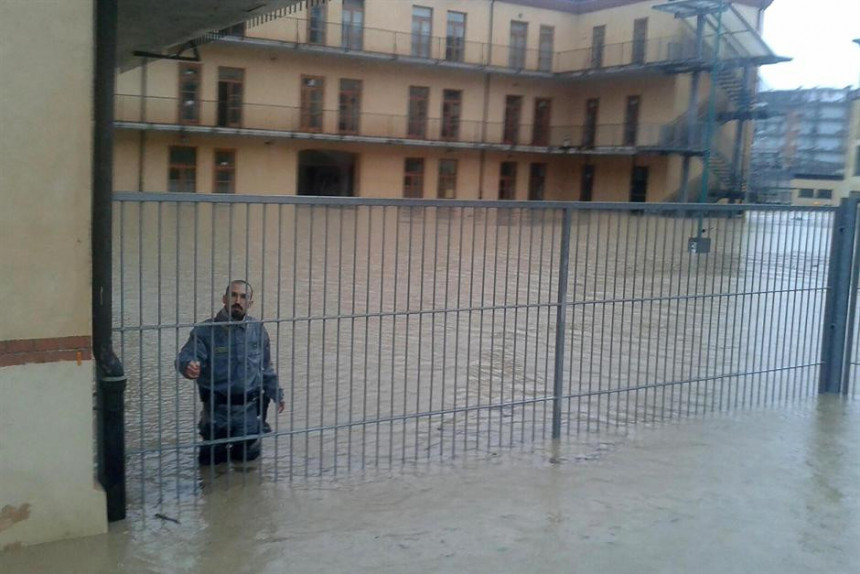 Поплава у Италији: Школе и путеви затворени