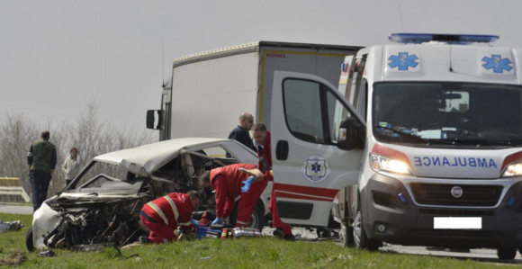 Zbog samoubice stradala dva dječaka