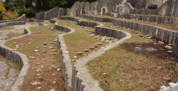 Razbijene kamene ploče u Mostaru