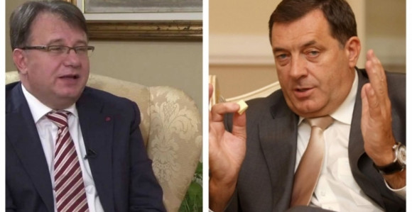 Zna li desnica šta joj radi ljevica?	