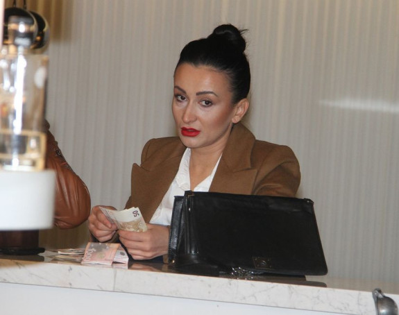 Pjevačici ukrali 3.000 € iz torbe! 