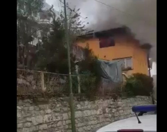 Požar na kući u Tešnju, zapalio se dimnjak