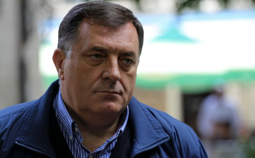 Dodik dao 10.000 za ulazak na bal