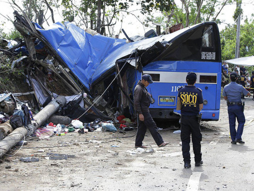 Filipini: U sudaru stradalo 20 lica