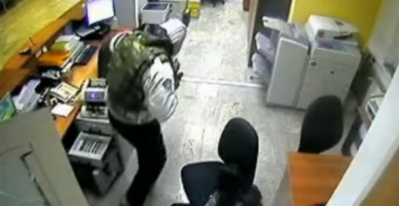 Pogledajte kako su orobili banku