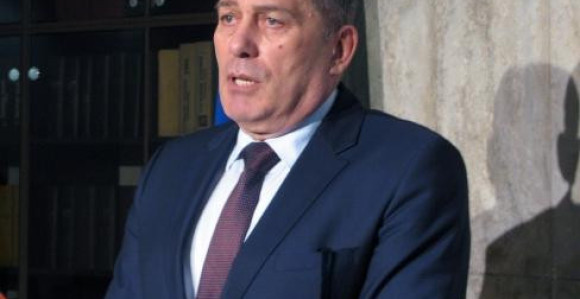 Istražiti otvaranje diplomatske pošte 