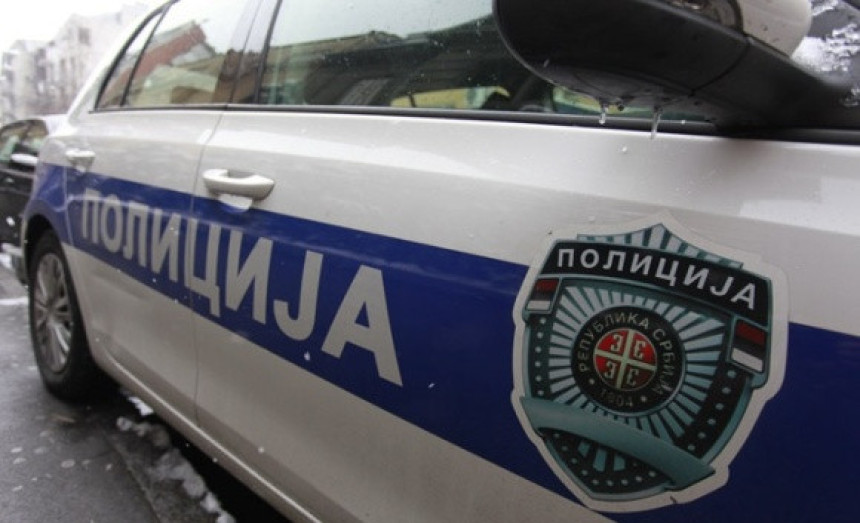 Autobusom udario pješaka pa pobjegao