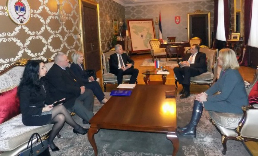 Počeo sastanak Dodika i Čovića