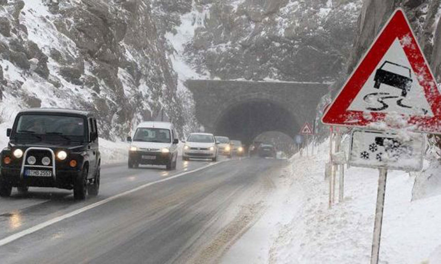 Oprez: Poledica i snijeg na kolovozu