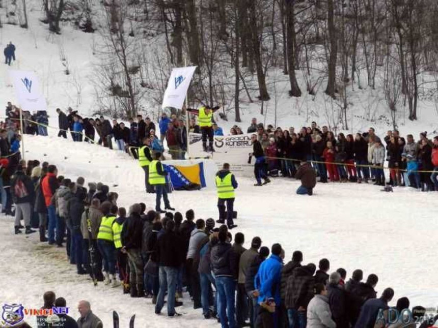 Video: Novogodišnja skakaonica na bosanski način!