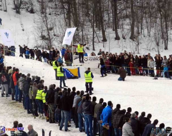 Video: Novogodišnja skakaonica na bosanski način!