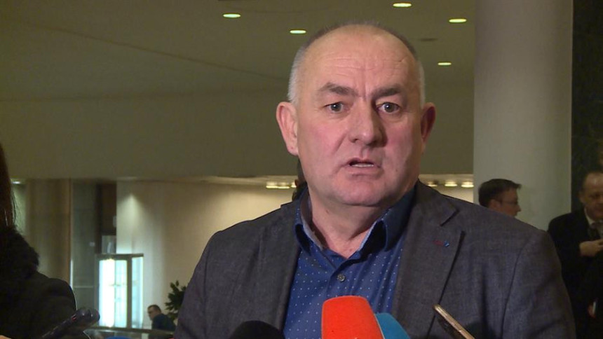 Špirić je Dodika zvao "zlatni ljiljan"