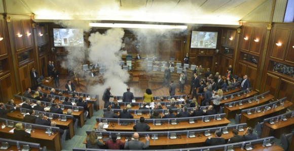 Srbi za odlaganje ili bojkot glasanja