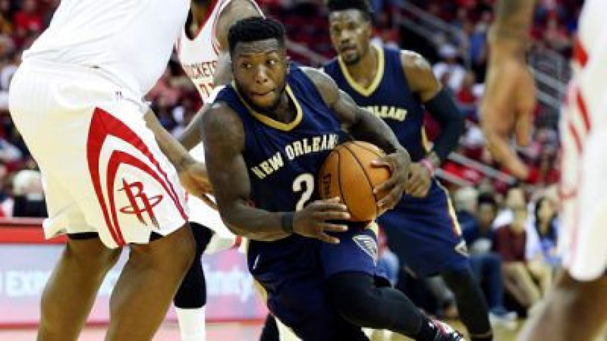 Video: Ako ne možeš da ga obiđeš, ti se provuci kroz noge!