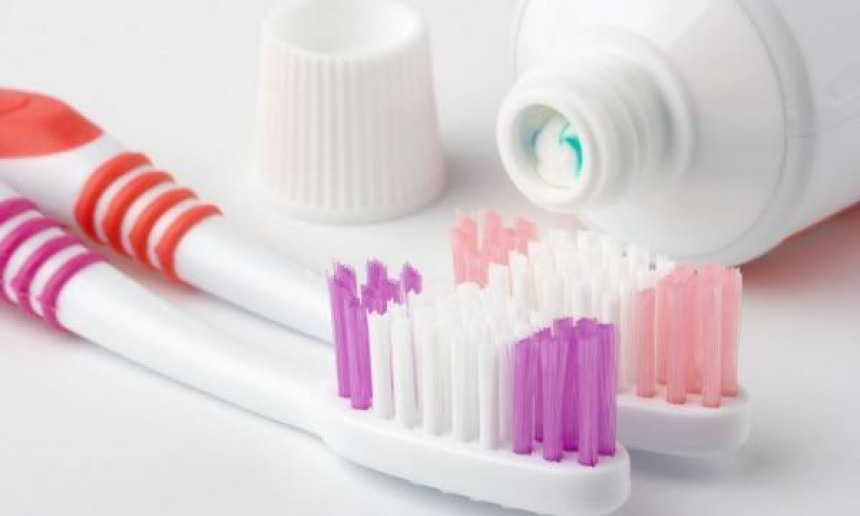 Једна од три особе свакодневно заборави да опере зубе