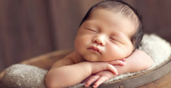 Rodila bebu u toaletu i vratila se na utakmicu