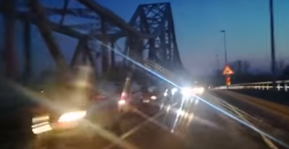 Ogromna gužva na prelazu Rača