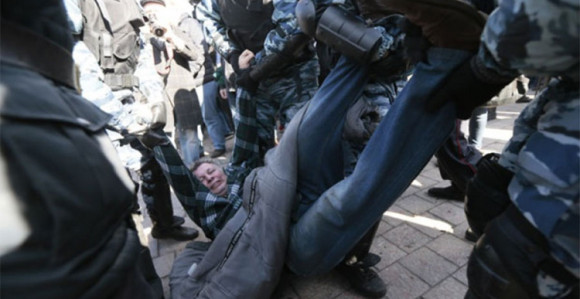 Протести у Русији: Стотину ухапшених