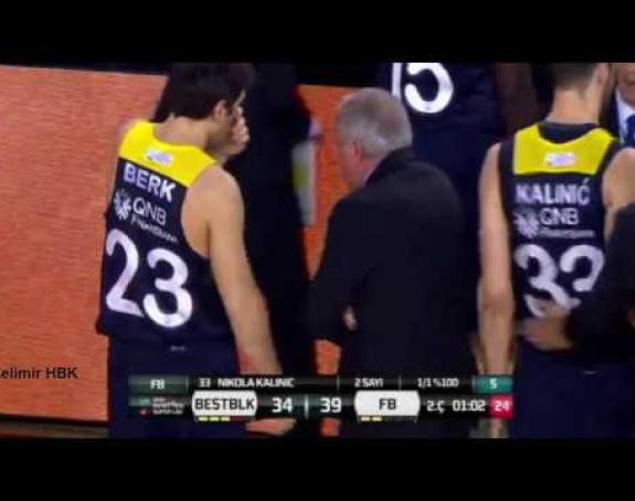 Video: Bijesni Obradović ''izudarao'' svog igrača!
