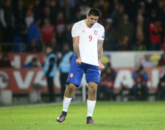 Zbog Mitrovića: Posrnuli velikan treći put ruši ostrvski rekord u visini transfera?!