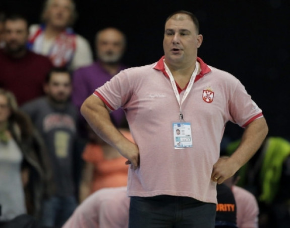 Dejan Savić - evo zašto mu je stomak toliki!