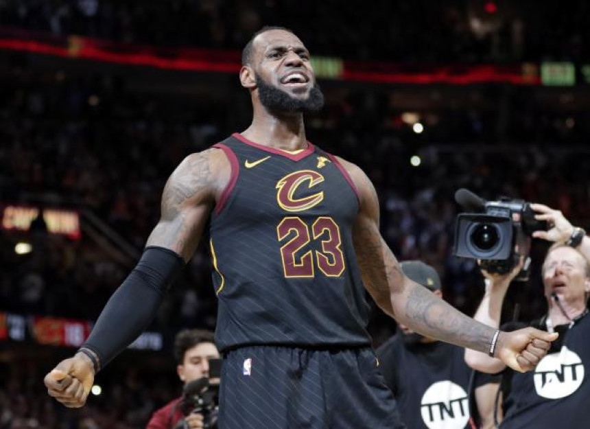 NADREALNO! Jedna od partija Lebronove karijere!