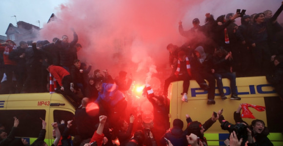 Navijač iz Liverpula u komi!